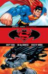 Джеф Лоэб: Супермен/Бэтмен. Враги общества История верности и непростой дружбы двух знаменитейших супергероев планеты – Человека из Стали и Темного Рыцаря. Культовые герои Бэтмен и Супермен решают действовать сообща, когда президент Лекс Лютор обвиняет Супермена в страшных преступлениях против человечества и собирает команду из героев и злодеев, обладающих суперсилами, чтобы его арестовать. Объявленные врагами общества Супермен и Бэтмен организуют план свержения порочного правителя! http://knigosvit.com.ua